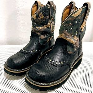 Women’s BOOTS